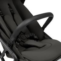 Hauck Cestovní kočár Fly N Care s funkcí automatického skládání Black (13)